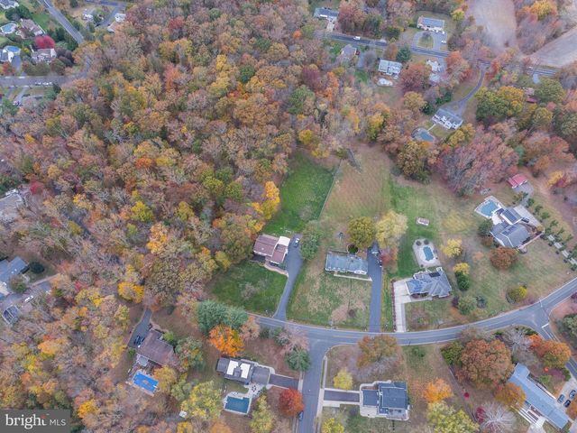 33 BEECHWOOD DR, Robbinsville, NJ 08691