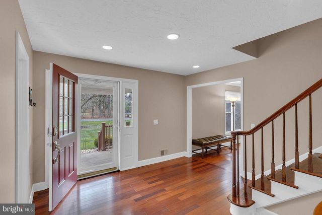 33 BEECHWOOD DR, Robbinsville, NJ 08691