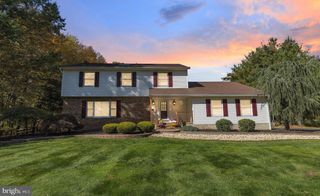 33 BEECHWOOD DR, Robbinsville, NJ 08691