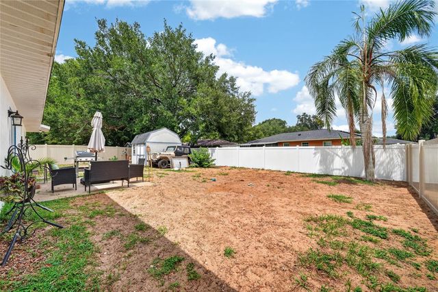 599 MAGNOLIA RIDGE AVENUE, Tavares, FL 32778