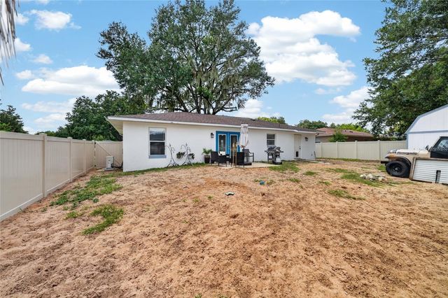 599 MAGNOLIA RIDGE AVENUE, Tavares, FL 32778