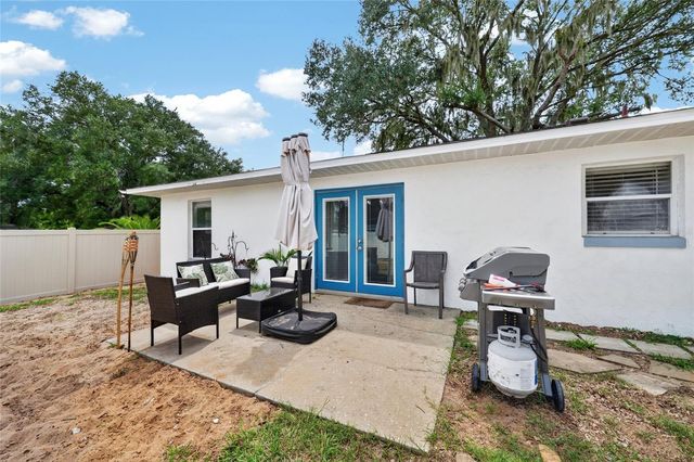 599 MAGNOLIA RIDGE AVENUE, Tavares, FL 32778