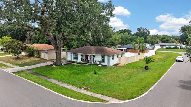 599 MAGNOLIA RIDGE AVENUE, Tavares, FL 32778