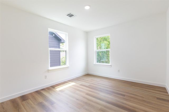 8210 Sparta Street B, Houston, TX 77028