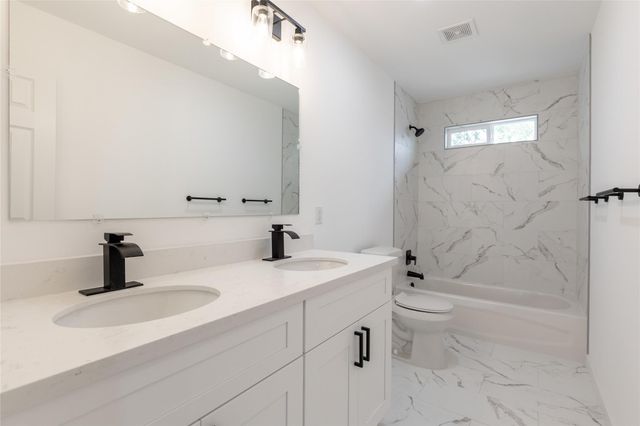 8210 Sparta Street B, Houston, TX 77028