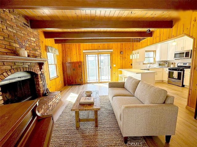 922 Balfrin, Crestline, CA 92325