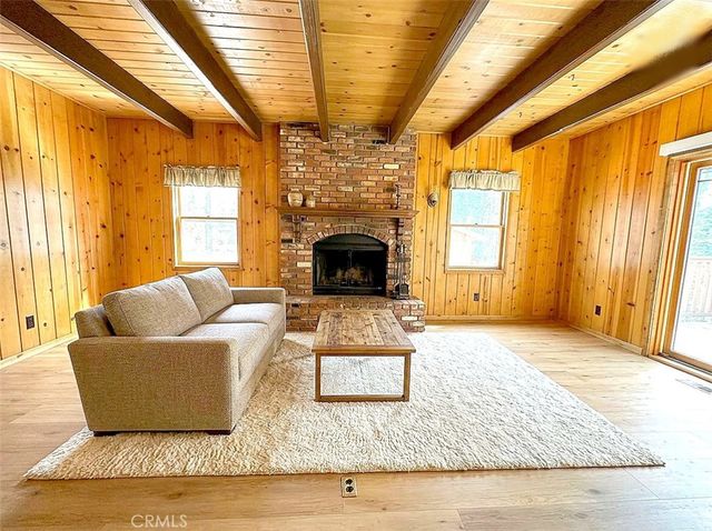 922 Balfrin, Crestline, CA 92325
