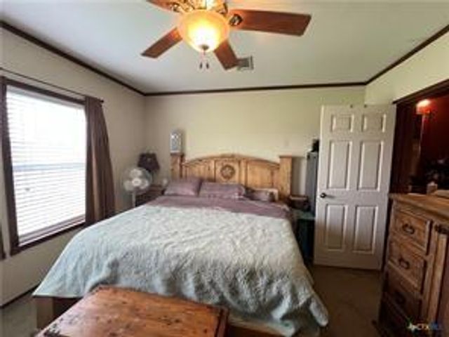 847 Hefner Lane, Cuero, TX 77954