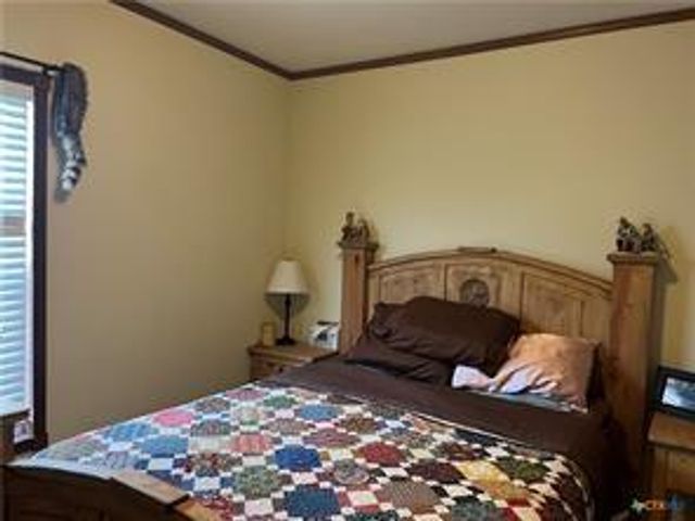 847 Hefner Lane, Cuero, TX 77954