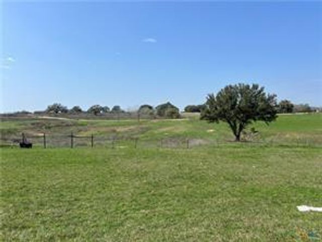 847 Hefner Lane, Cuero, TX 77954