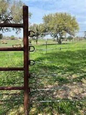 847 Hefner Lane, Cuero, TX 77954