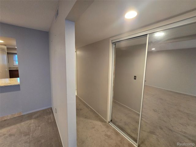 1932 Klingensmith Road 56 B, Bloomfield Hills, MI 48302