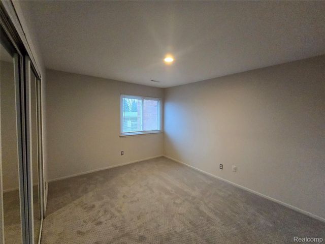 1932 Klingensmith Road 56 B, Bloomfield Hills, MI 48302