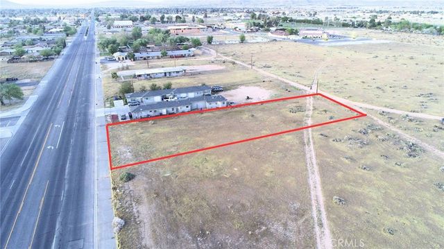 11 Navajo Road, Apple Valley, CA 92308