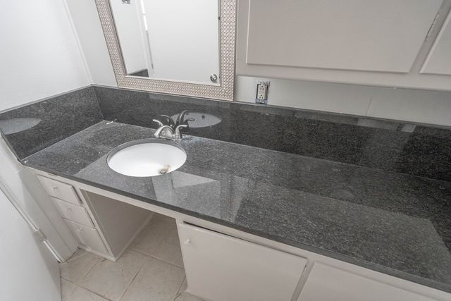 1005 NW 9th St, Andrews, TX 79714