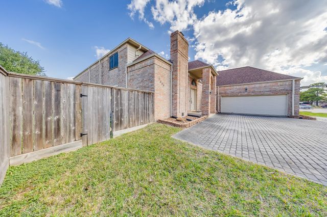 7606 Antoine Drive, Houston, TX 77088