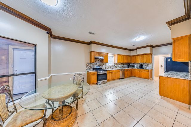 7606 Antoine Drive, Houston, TX 77088