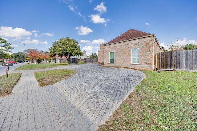 7606 Antoine Drive, Houston, TX 77088