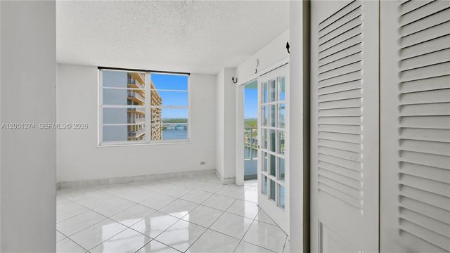 301 174th St 1907, Sunny Isles Beach, FL 33160
