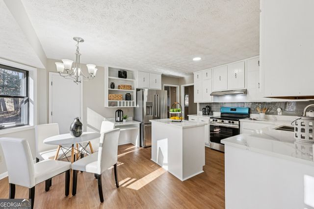 680 Branch Valley Court, Roswell, GA 30076