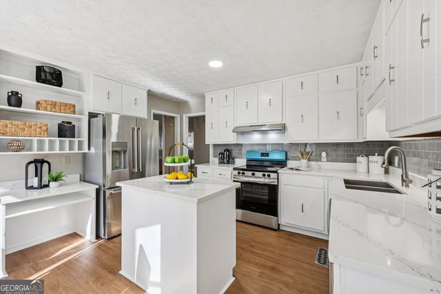 680 Branch Valley Court, Roswell, GA 30076