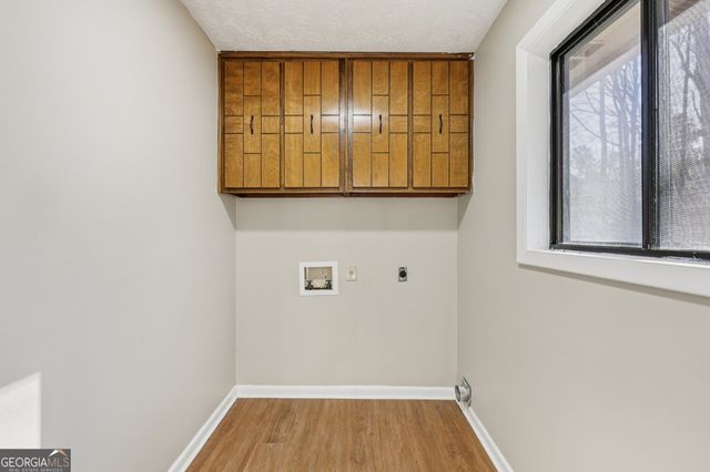 680 Branch Valley Court, Roswell, GA 30076