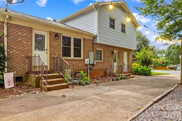603 Colonial Drive, Statesville, NC 28625
