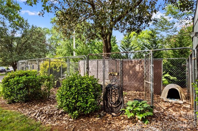 603 Colonial Drive, Statesville, NC 28625