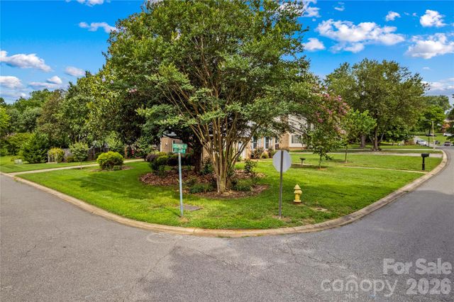 603 Colonial Drive, Statesville, NC 28625