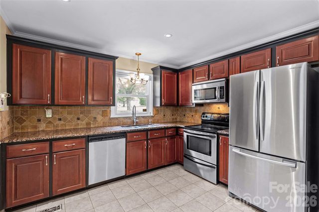 603 Colonial Drive, Statesville, NC 28625