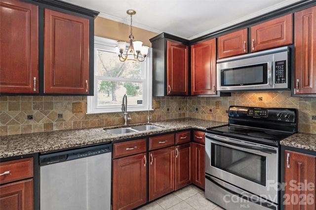 603 Colonial Drive, Statesville, NC 28625