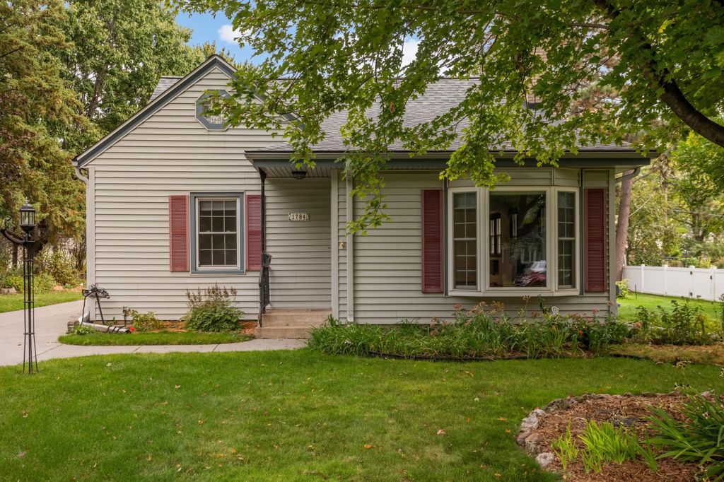 1784 Dunlap Street N, Roseville, MN 55113 — exterior