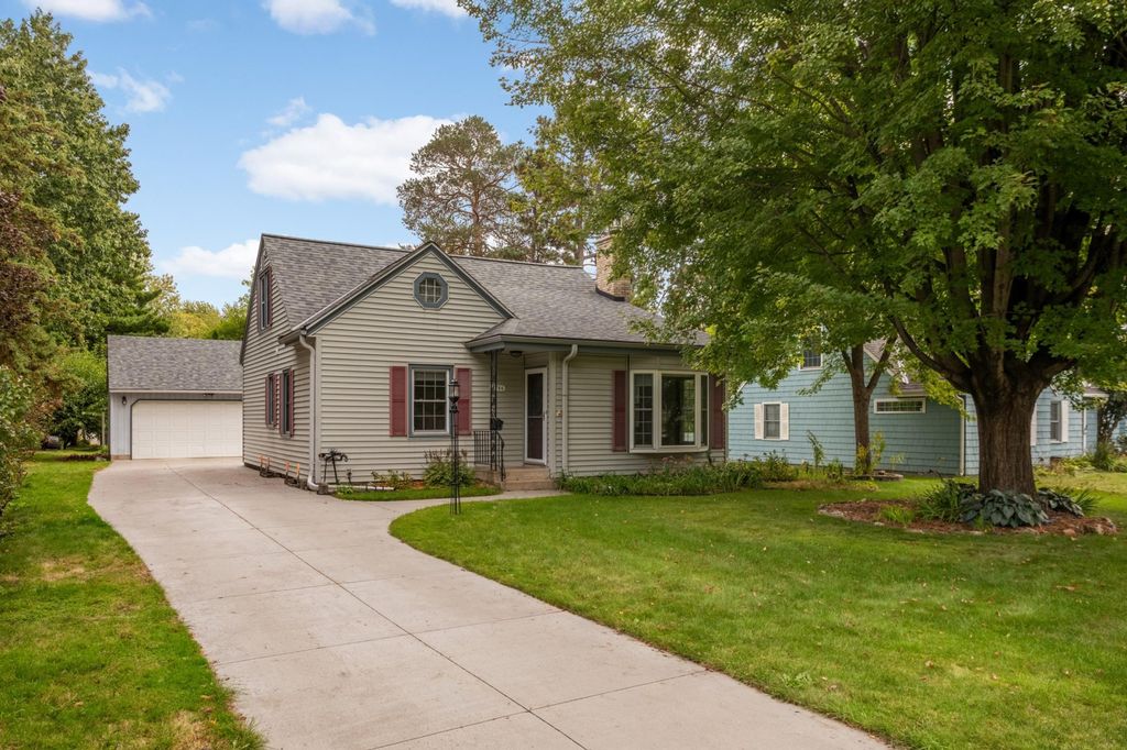 1784 Dunlap Street N, Roseville, MN 55113 — photo 3