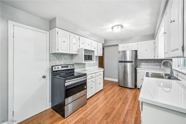 675 Blueberry Hill Drive, Canfield, OH 44406