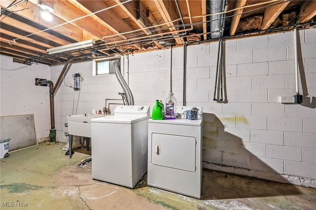 675 Blueberry Hill Drive, Canfield, OH 44406