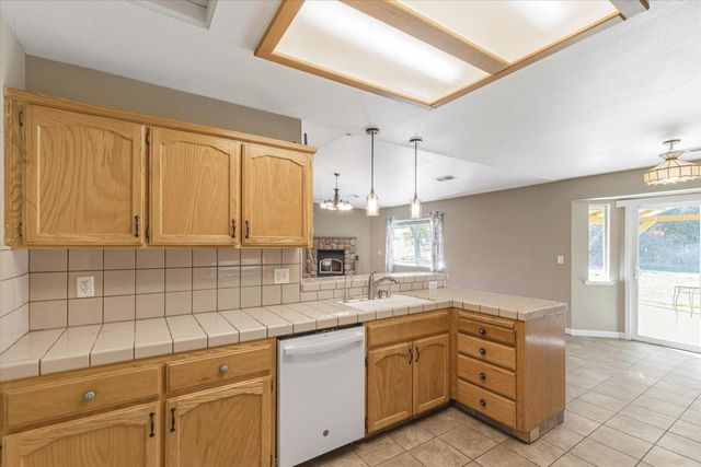 37985 Waxberry Lane, Yokuts Valley, CA 93675