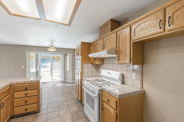 37985 Waxberry Lane, Yokuts Valley, CA 93675