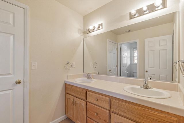 37985 Waxberry Lane, Yokuts Valley, CA 93675