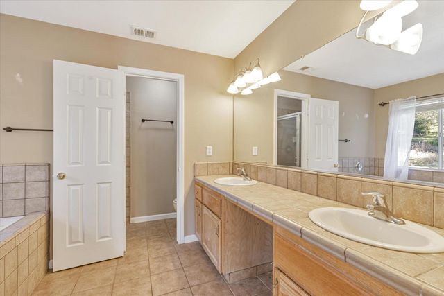 37985 Waxberry Lane, Yokuts Valley, CA 93675