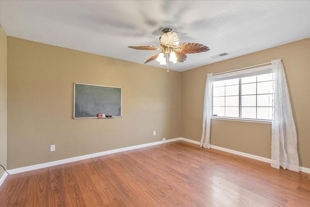 37985 Waxberry Lane, Yokuts Valley, CA 93675