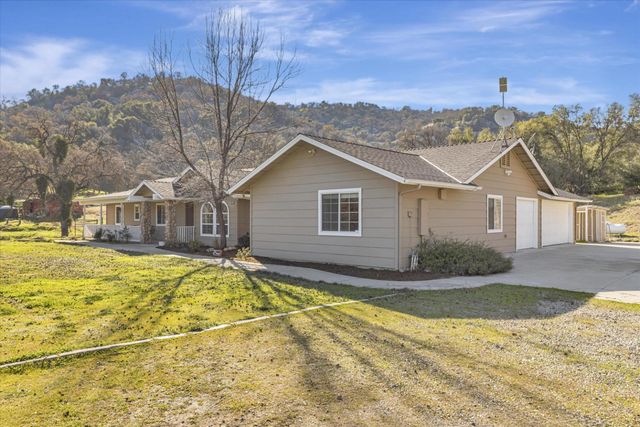 37985 Waxberry Lane, Yokuts Valley, CA 93675