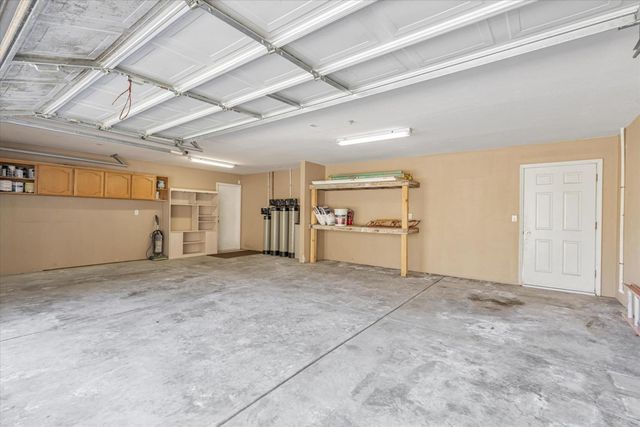 37985 Waxberry Lane, Yokuts Valley, CA 93675