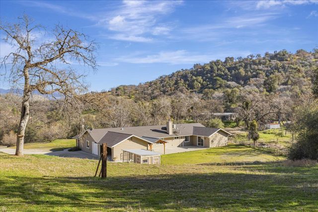 37985 Waxberry Lane, Yokuts Valley, CA 93675