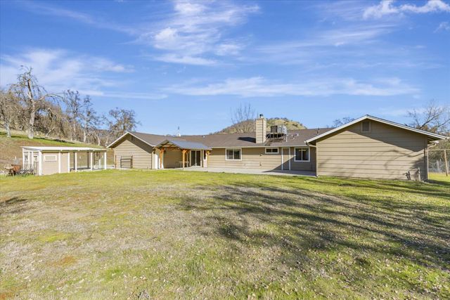 37985 Waxberry Lane, Yokuts Valley, CA 93675