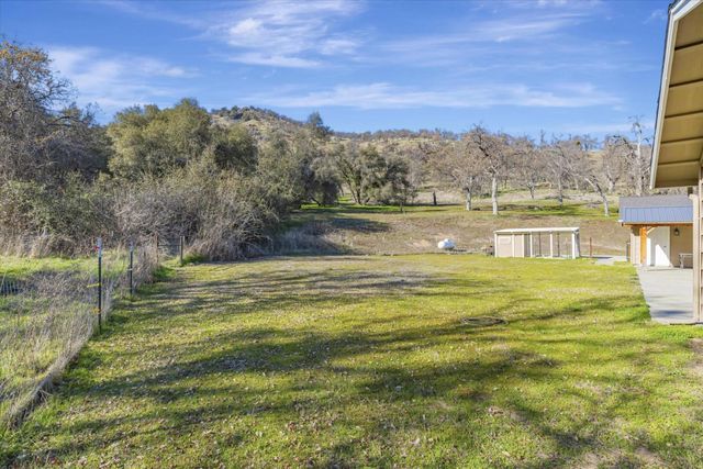 37985 Waxberry Lane, Yokuts Valley, CA 93675