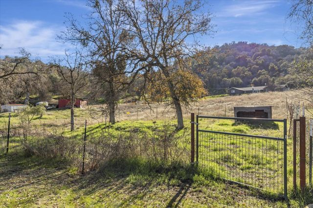 37985 Waxberry Lane, Yokuts Valley, CA 93675