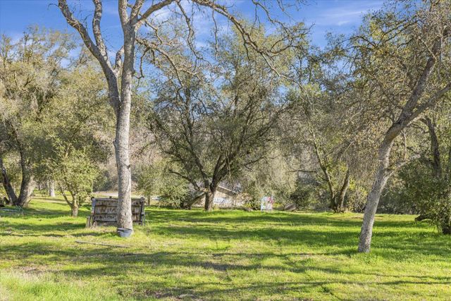 37985 Waxberry Lane, Yokuts Valley, CA 93675