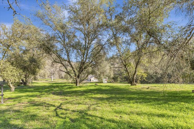 37985 Waxberry Lane, Yokuts Valley, CA 93675
