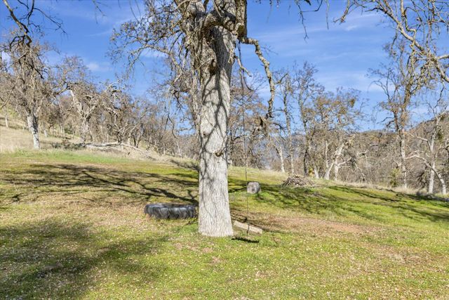 37985 Waxberry Lane, Yokuts Valley, CA 93675