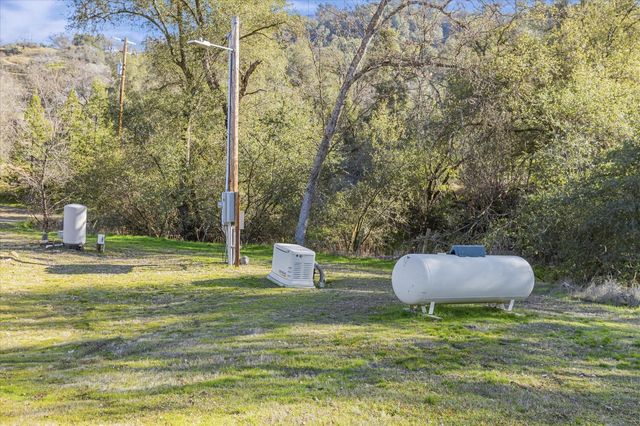 37985 Waxberry Lane, Yokuts Valley, CA 93675